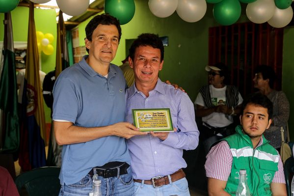 Entrega de casas en Amalfi del programa Aldeas – Fase IV
Entrega de casas en Amalfi del programa Aldeas – Fase IV           
Fecha: Octubre 1 de 2015
Para descargar esta fotografía en alta resolución, haga clic sobre la imagen hasta que la misma se despliegue en la pantalla completa; luego dé clic derecho y elija la opción "guardar imagen como". 
En caso de publicación por cualquier medio, solicitamos acompañarla del crédito: "Foto EPM"
Palabras clave: Entrega casas Amalfi programa Aldeas Fase IV