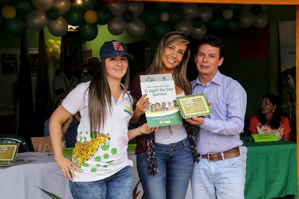 Entrega de casas en Amalfi del programa Aldeas – Fase IV
Entrega de casas en Amalfi del programa Aldeas – Fase IV           
Fecha: Octubre 1 de 2015
Para descargar esta fotografía en alta resolución, haga clic sobre la imagen hasta que la misma se despliegue en la pantalla completa; luego dé clic derecho y elija la opción "guardar imagen como". 
En caso de publicación por cualquier medio, solicitamos acompañarla del crédito: "Foto EPM"
Palabras clave: Entrega casas Amalfi programa Aldeas Fase IV