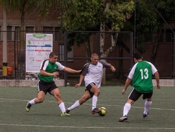 Juegos Deportivos y Recreativos
Juegos Deportivos y Recreativos
Fecha: Octubre 11 de 2014
Para descargar esta fotografía en alta resolución, haga clic sobre la imagen hasta que la misma se despliegue en la pantalla completa; luego dé clic derecho y elija la opción "guardar imagen como". 
En caso de publicación por cualquier medio, solicitamos acompañarla del crédito: "Foto EPM"
Palabras clave: Juegos Deportivos Recreativos fútbol
