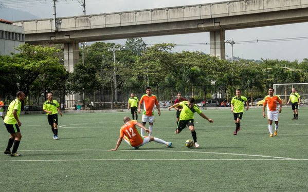 Juegos Deportivos y Recreativos
Juegos Deportivos y Recreativos
Fecha: Octubre 11 de 2014
Para descargar esta fotografía en alta resolución, haga clic sobre la imagen hasta que la misma se despliegue en la pantalla completa; luego dé clic derecho y elija la opción "guardar imagen como". 
En caso de publicación por cualquier medio, solicitamos acompañarla del crédito: "Foto EPM"
Palabras clave: Juegos Deportivos Recreativos fútbol