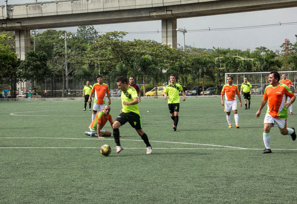 Juegos Deportivos y Recreativos
Juegos Deportivos y Recreativos
Fecha: Octubre 11 de 2014
Para descargar esta fotografía en alta resolución, haga clic sobre la imagen hasta que la misma se despliegue en la pantalla completa; luego dé clic derecho y elija la opción "guardar imagen como". 
En caso de publicación por cualquier medio, solicitamos acompañarla del crédito: "Foto EPM"
Palabras clave: Juegos Deportivos Recreativos fútbol