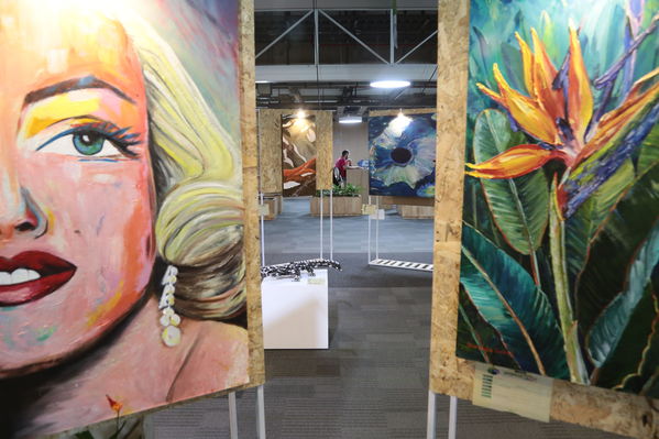 Exposición Artística EPM
Exposición Artística EPM
Fecha: Octubre 17 de 2017
Para descargar esta fotografía en alta resolución, haga clic sobre la imagen hasta que la misma se despliegue en la pantalla completa; luego dé clic derecho y elija la opción "guardar imagen como". 
En caso de publicación por cualquier medio, solicitamos acompañarla del crédito: "Foto EPM"
Palabras clave: Exposición Artística EPM
