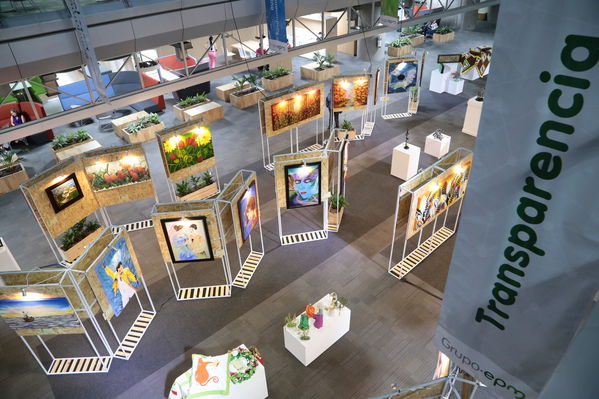 Exposición Artística EPM
Exposición Artística EPM
Fecha: Octubre 17 de 2017
Para descargar esta fotografía en alta resolución, haga clic sobre la imagen hasta que la misma se despliegue en la pantalla completa; luego dé clic derecho y elija la opción "guardar imagen como". 
En caso de publicación por cualquier medio, solicitamos acompañarla del crédito: "Foto EPM"
Palabras clave: Exposición Artística EPM