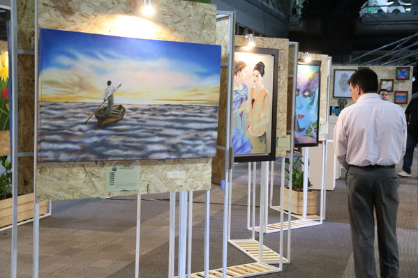 Exposición Artística EPM
Exposición Artística EPM
Fecha: Octubre 17 de 2017
Para descargar esta fotografía en alta resolución, haga clic sobre la imagen hasta que la misma se despliegue en la pantalla completa; luego dé clic derecho y elija la opción "guardar imagen como". 
En caso de publicación por cualquier medio, solicitamos acompañarla del crédito: "Foto EPM"
Palabras clave: Exposición Artística EPM