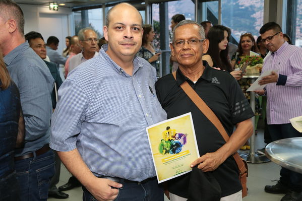 Exposición Artística EPM
Exposición Artística EPM
Fecha: Octubre 17 de 2017
Para descargar esta fotografía en alta resolución, haga clic sobre la imagen hasta que la misma se despliegue en la pantalla completa; luego dé clic derecho y elija la opción "guardar imagen como". 
En caso de publicación por cualquier medio, solicitamos acompañarla del crédito: "Foto EPM"
Palabras clave: Exposición Artística EPM