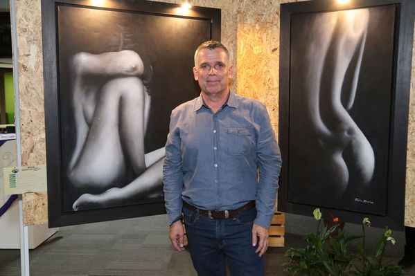 Exposición Artística EPM
Exposición Artística EPM
Fecha: Octubre 17 de 2017
Para descargar esta fotografía en alta resolución, haga clic sobre la imagen hasta que la misma se despliegue en la pantalla completa; luego dé clic derecho y elija la opción "guardar imagen como". 
En caso de publicación por cualquier medio, solicitamos acompañarla del crédito: "Foto EPM"
Palabras clave: Exposición Artística EPM