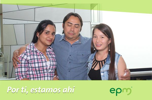 Segundo Aniversario Servicios Grupo EPM
Segundo Aniversario Servicios Grupo EPM
Fecha: Octubre 21 de 2016
Para descargar esta fotografía en alta resolución, haga clic sobre la imagen hasta que la misma se despliegue en la pantalla completa; luego dé clic derecho y elija la opción "guardar imagen como". 
En caso de publicación por cualquier medio, solicitamos acompañarla del crédito: "Foto EPM"
Palabras clave: Segundo Aniversario Servicios Grupo EPM