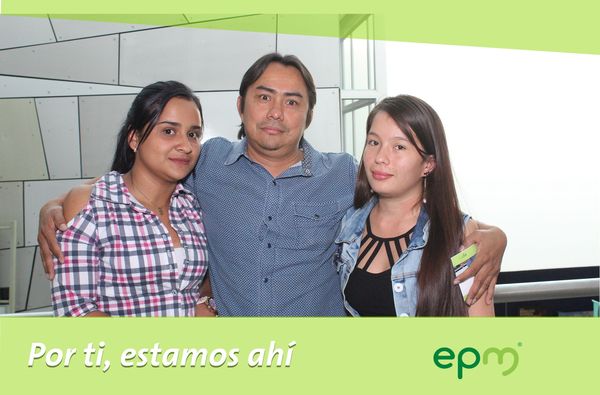 Segundo Aniversario Servicios Grupo EPM
Segundo Aniversario Servicios Grupo EPM
Fecha: Octubre 21 de 2016
Para descargar esta fotografía en alta resolución, haga clic sobre la imagen hasta que la misma se despliegue en la pantalla completa; luego dé clic derecho y elija la opción "guardar imagen como". 
En caso de publicación por cualquier medio, solicitamos acompañarla del crédito: "Foto EPM"
Palabras clave: Segundo Aniversario Servicios Grupo EPM