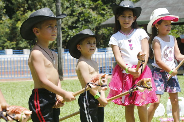 Feria de la Familia Oriente
Feria de la Familia Oriente
Fecha: Octubre 22 de 2016
Para descargar esta fotografía en alta resolución, haga clic sobre la imagen hasta que la misma se despliegue en la pantalla completa; luego dé clic derecho y elija la opción "guardar imagen como". 
En caso de publicación por cualquier medio, solicitamos acompañarla del crédito: "Foto EPM"
Palabras clave: Feria Familia Oriente Cocorná