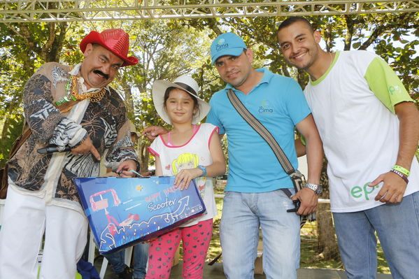 Feria de la Familia Oriente
Feria de la Familia Oriente
Fecha: Octubre 22 de 2016
Para descargar esta fotografía en alta resolución, haga clic sobre la imagen hasta que la misma se despliegue en la pantalla completa; luego dé clic derecho y elija la opción "guardar imagen como". 
En caso de publicación por cualquier medio, solicitamos acompañarla del crédito: "Foto EPM"
Palabras clave: Feria Familia Oriente Cocorná