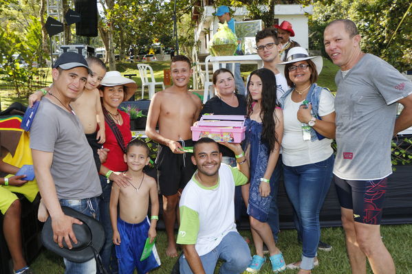 Feria de la Familia Oriente
Feria de la Familia Oriente
Fecha: Octubre 22 de 2016
Para descargar esta fotografía en alta resolución, haga clic sobre la imagen hasta que la misma se despliegue en la pantalla completa; luego dé clic derecho y elija la opción "guardar imagen como". 
En caso de publicación por cualquier medio, solicitamos acompañarla del crédito: "Foto EPM"
Palabras clave: Feria Familia Oriente Cocorná