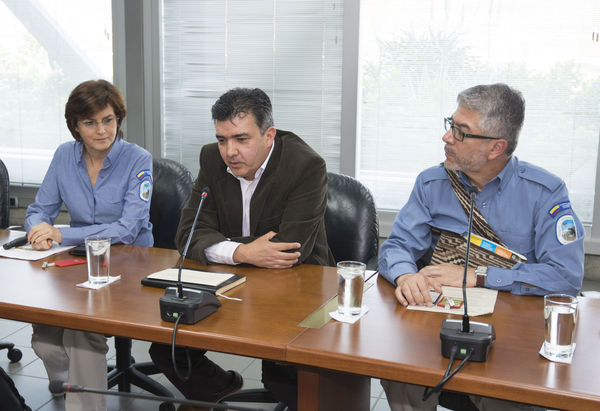 Convenio Parques Nacionales Naturales - EPM
Convenio Parques Nacionales Naturales - EPM          
Fecha: Octubre 23 de 2015
Para descargar esta fotografía en alta resolución, haga clic sobre la imagen hasta que la misma se despliegue en la pantalla completa; luego dé clic derecho y elija la opción "guardar imagen como". 
En caso de publicación por cualquier medio, solicitamos acompañarla del crédito: "Foto EPM"

Palabras clave: Convenio Parques Nacionales Naturales EPM