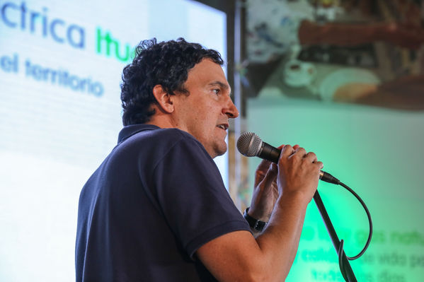 Visita del Ministro de Minas y Energía al proyecto Ituango y entrega del Gas Natural
Visita del Ministro de Minas y Energía al proyecto Ituango y entrega del Gas Natural
Fecha: Octubre 25 de 2014
Para descargar esta fotografía en alta resolución, haga clic sobre la imagen hasta que la misma se despliegue en la pantalla completa; luego dé clic derecho y elija la opción "guardar imagen como". 
En caso de publicación por cualquier medio, solicitamos acompañarla del crédito: "Foto EPM"
Palabras clave: Visita Ministro Minas Energía proyecto Ituango entrega Gas Natural