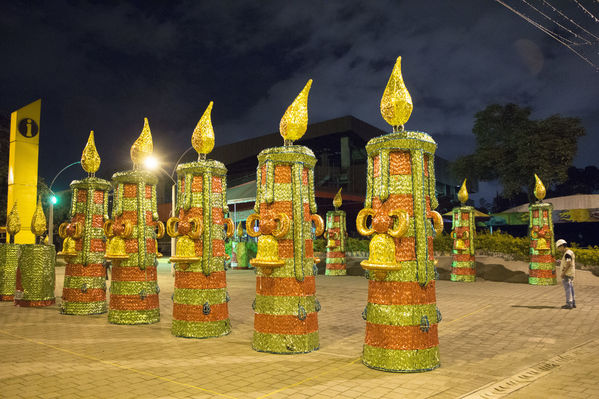 Montaje del Alumbrado Navideño 2016
Montaje del Alumbrado Navideño 2016
Fecha: Octubre 26 de 2016
Para descargar esta fotografía en alta resolución, haga clic sobre la imagen hasta que la misma se despliegue en la pantalla completa; luego dé clic derecho y elija la opción "guardar imagen como". 
En caso de publicación por cualquier medio, solicitamos acompañarla del crédito: "Foto EPM"
Palabras clave: Montaje Alumbrado Navideño 2016