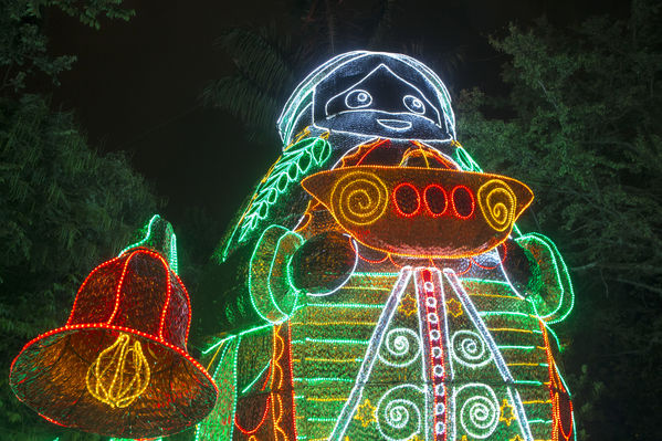 Montaje del Alumbrado Navideño 2016
Montaje del Alumbrado Navideño 2016
Fecha: Octubre 26 de 2016
Para descargar esta fotografía en alta resolución, haga clic sobre la imagen hasta que la misma se despliegue en la pantalla completa; luego dé clic derecho y elija la opción "guardar imagen como". 
En caso de publicación por cualquier medio, solicitamos acompañarla del crédito: "Foto EPM"
Palabras clave: Montaje Alumbrado Navideño 2016