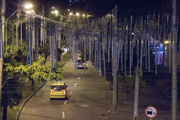 Montaje del Alumbrado Navideño 2016
Montaje del Alumbrado Navideño 2016
Fecha: Octubre 26 de 2016
Para descargar esta fotografía en alta resolución, haga clic sobre la imagen hasta que la misma se despliegue en la pantalla completa; luego dé clic derecho y elija la opción "guardar imagen como". 
En caso de publicación por cualquier medio, solicitamos acompañarla del crédito: "Foto EPM"
Palabras clave: Montaje Alumbrado Navideño 2016