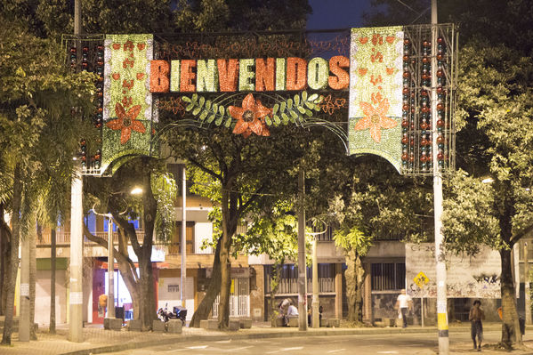 Montaje del Alumbrado Navideño 2016
Montaje del Alumbrado Navideño 2016
Fecha: Octubre 26 de 2016
Para descargar esta fotografía en alta resolución, haga clic sobre la imagen hasta que la misma se despliegue en la pantalla completa; luego dé clic derecho y elija la opción "guardar imagen como". 
En caso de publicación por cualquier medio, solicitamos acompañarla del crédito: "Foto EPM"
Palabras clave: Montaje Alumbrado Navideño 2016