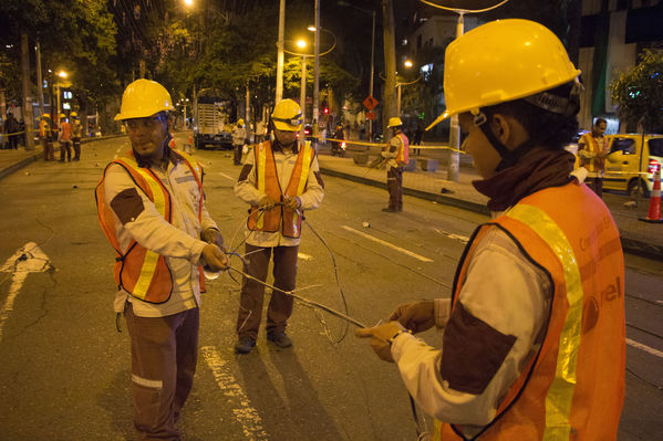 Montaje del Alumbrado Navideño 2016
Montaje del Alumbrado Navideño 2016
Fecha: Octubre 26 de 2016
Para descargar esta fotografía en alta resolución, haga clic sobre la imagen hasta que la misma se despliegue en la pantalla completa; luego dé clic derecho y elija la opción "guardar imagen como". 
En caso de publicación por cualquier medio, solicitamos acompañarla del crédito: "Foto EPM"
Palabras clave: Montaje Alumbrado Navideño 2016