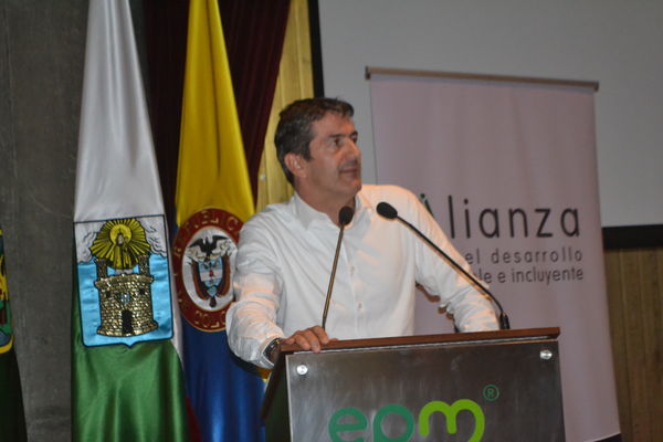 Concurso iniciativas comunitarias
Concurso iniciativas comunitarias. 
Fecha: Octubre 3 2018.
Para descargar esta fotografía en alta resolución, haga clic sobre la imagen hasta que la misma se despliegue en la pantalla completa; luego dé clic derecho y elija la opción "guardar imagen como". 
En caso de publicación por cualquier medio, solicitamos acompañarla del crédito: "Foto EPM"

Palabras clave: Concurso iniciativas comunitarias