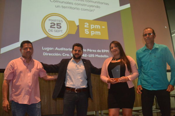 Concurso iniciativas comunitarias
Concurso iniciativas comunitarias. 
Fecha: Octubre 3 2018.
Para descargar esta fotografía en alta resolución, haga clic sobre la imagen hasta que la misma se despliegue en la pantalla completa; luego dé clic derecho y elija la opción "guardar imagen como". 
En caso de publicación por cualquier medio, solicitamos acompañarla del crédito: "Foto EPM"

Palabras clave: Concurso iniciativas comunitarias