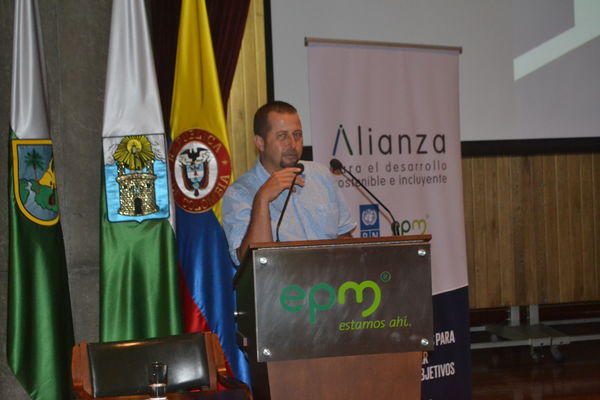 Concurso iniciativas comunitarias
Concurso iniciativas comunitarias. 
Fecha: Octubre 3 2018.
Para descargar esta fotografía en alta resolución, haga clic sobre la imagen hasta que la misma se despliegue en la pantalla completa; luego dé clic derecho y elija la opción "guardar imagen como". 
En caso de publicación por cualquier medio, solicitamos acompañarla del crédito: "Foto EPM"

Palabras clave: Concurso iniciativas comunitarias