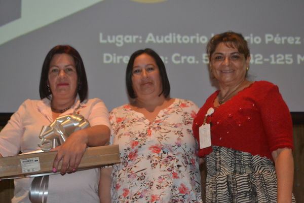 Concurso iniciativas comunitarias
Concurso iniciativas comunitarias. 
Fecha: Octubre 3 2018.
Para descargar esta fotografía en alta resolución, haga clic sobre la imagen hasta que la misma se despliegue en la pantalla completa; luego dé clic derecho y elija la opción "guardar imagen como". 
En caso de publicación por cualquier medio, solicitamos acompañarla del crédito: "Foto EPM"

Palabras clave: Concurso iniciativas comunitarias