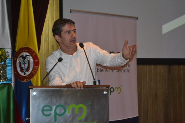 Concurso iniciativas comunitarias
Concurso iniciativas comunitarias. 
Fecha: Octubre 3 2018.
Para descargar esta fotografía en alta resolución, haga clic sobre la imagen hasta que la misma se despliegue en la pantalla completa; luego dé clic derecho y elija la opción "guardar imagen como". 
En caso de publicación por cualquier medio, solicitamos acompañarla del crédito: "Foto EPM"

Palabras clave: Concurso iniciativas comunitarias