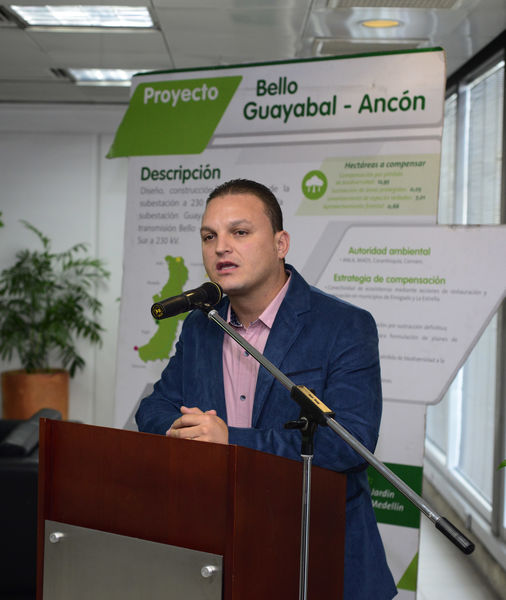 Rueda de Prensa Proyecto Bello-Guayabal-Ancón
Rueda de Prensa Proyecto Bello-Guayabal-Ancón
Fecha: Octubre 6 de 2017
Para descargar esta fotografía en alta resolución, haga clic sobre la imagen hasta que la misma se despliegue en la pantalla completa; luego dé clic derecho y elija la opción "guardar imagen como". 
En caso de publicación por cualquier medio, solicitamos acompañarla del crédito: "Foto EPM"
Palabras clave: Rueda de Prensa Proyecto Bello-Guayabal-Ancón