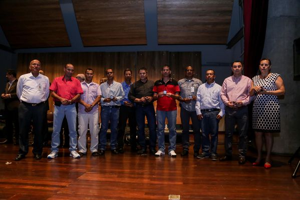Celebración de Años de Servicio 2015 2 
Celebración de Años de Servicio 2015 2           
Fecha: Octubre 7 de 2015
Para descargar esta fotografía en alta resolución, haga clic sobre la imagen hasta que la misma se despliegue en la pantalla completa; luego dé clic derecho y elija la opción "guardar imagen como". 
En caso de publicación por cualquier medio, solicitamos acompañarla del crédito: "Foto EPM"
Palabras clave: Celebración Años Servicio 2015