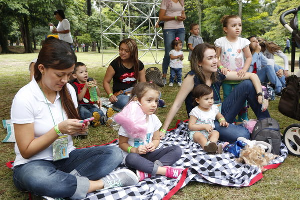 Día de la Familia EPM 2016
Fecha: Octubre 8 de 2016
Para descargar esta fotografía en alta resolución, haga clic sobre la imagen hasta que la misma se despliegue en la pantalla completa; luego dé clic derecho y elija la opción "guardar imagen como". 
En caso de publicación por cualquier medio, solicitamos acompañarla del crédito: "Foto EPM"
Palabras clave: Día Familia EPM 2016