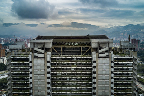 Edificio EPM
Edificio EPM
Fecha: Septiembre 29 de 2016
Para descargar esta fotografía en alta resolución, haga clic sobre la imagen hasta que la misma se despliegue en la pantalla completa; luego dé clic derecho y elija la opción "guardar imagen como". 
En caso de publicación por cualquier medio, solicitamos acompañarla del crédito: "Foto EPM"
Palabras clave: Edificio EPM