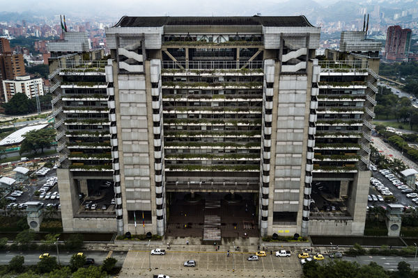 Edificio EPM
Edificio EPM
Fecha: Septiembre 29 de 2016
Para descargar esta fotografía en alta resolución, haga clic sobre la imagen hasta que la misma se despliegue en la pantalla completa; luego dé clic derecho y elija la opción "guardar imagen como". 
En caso de publicación por cualquier medio, solicitamos acompañarla del crédito: "Foto EPM"
Palabras clave: Edificio EPM