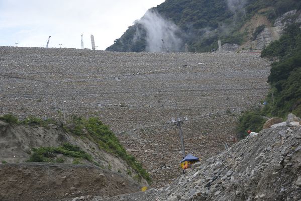 Obras contingencia
Obras contingencia.
Fecha: Octubre 3 2018
Para descargar esta fotografía en alta resolución, haga clic sobre la imagen hasta que la misma se despliegue en la pantalla completa; luego dé clic derecho y elija la opción "guardar imagen como". 
En caso de publicación por cualquier medio, solicitamos acompañarla del crédito: "Foto EPM"
Palabras clave: Obras contingencia