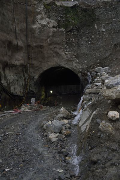 Obras contingencia
Obras contingencia.
Fecha: Octubre 3 2018
Para descargar esta fotografía en alta resolución, haga clic sobre la imagen hasta que la misma se despliegue en la pantalla completa; luego dé clic derecho y elija la opción "guardar imagen como". 
En caso de publicación por cualquier medio, solicitamos acompañarla del crédito: "Foto EPM"
Palabras clave: Obras contingencia