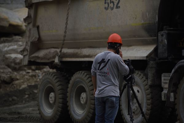 Obras contingencia
Obras contingencia.
Fecha: Octubre 3 2018
Para descargar esta fotografía en alta resolución, haga clic sobre la imagen hasta que la misma se despliegue en la pantalla completa; luego dé clic derecho y elija la opción "guardar imagen como". 
En caso de publicación por cualquier medio, solicitamos acompañarla del crédito: "Foto EPM"
Palabras clave: Obras contingencia