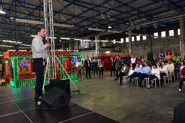 Rueda de prensa del Alumbrado Navideño
Rueda de prensa del Alumbrado Navideño
Fecha: Octubre 17 2019.
Para descargar esta fotografía en alta resolución, haga clic sobre la imagen hasta que la misma se despliegue en la pantalla completa; luego dé clic derecho y elija la opción "guardar imagen como". 
En caso de publicación por cualquier medio, solicitamos acompañarla del crédito: "Foto EPM"
Palabras clave: Rueda de prensa del Alumbrado Navideño