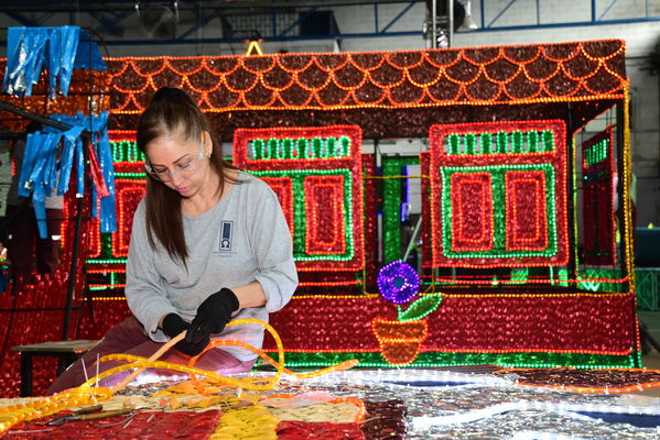 Rueda de prensa del Alumbrado Navideño
Rueda de prensa del Alumbrado Navideño
Fecha: Octubre 17 2019.
Para descargar esta fotografía en alta resolución, haga clic sobre la imagen hasta que la misma se despliegue en la pantalla completa; luego dé clic derecho y elija la opción "guardar imagen como". 
En caso de publicación por cualquier medio, solicitamos acompañarla del crédito: "Foto EPM"
Palabras clave: Rueda de prensa del Alumbrado Navideño