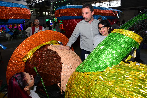 Rueda de prensa del Alumbrado Navideño
Rueda de prensa del Alumbrado Navideño
Fecha: Octubre 17 2019.
Para descargar esta fotografía en alta resolución, haga clic sobre la imagen hasta que la misma se despliegue en la pantalla completa; luego dé clic derecho y elija la opción "guardar imagen como". 
En caso de publicación por cualquier medio, solicitamos acompañarla del crédito: "Foto EPM"
Palabras clave: Rueda de prensa del Alumbrado Navideño