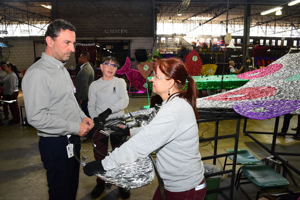 Rueda de prensa del Alumbrado Navideño
Rueda de prensa del Alumbrado Navideño
Fecha: Octubre 17 2019.
Para descargar esta fotografía en alta resolución, haga clic sobre la imagen hasta que la misma se despliegue en la pantalla completa; luego dé clic derecho y elija la opción "guardar imagen como". 
En caso de publicación por cualquier medio, solicitamos acompañarla del crédito: "Foto EPM"
Palabras clave: Rueda de prensa del Alumbrado Navideño