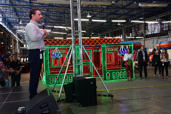 Rueda de prensa del Alumbrado Navideño
Rueda de prensa del Alumbrado Navideño
Fecha: Octubre 17 2019.
Para descargar esta fotografía en alta resolución, haga clic sobre la imagen hasta que la misma se despliegue en la pantalla completa; luego dé clic derecho y elija la opción "guardar imagen como". 
En caso de publicación por cualquier medio, solicitamos acompañarla del crédito: "Foto EPM"
Palabras clave: Rueda de prensa del Alumbrado Navideño