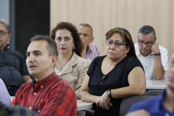 Años de servicio 20 y 25 años 
Años de servicio 20 y 25 años 
Fecha: Octubre 18 2019
Para descargar esta fotografía en alta resolución, haga clic sobre la imagen hasta que la misma se despliegue en la pantalla completa; luego dé clic derecho y elija la opción "guardar imagen como".
En caso de publicación por cualquier medio, solicitamos acompañarla del crédito: "Foto EPM"
Palabras clave: Años de servicio 20 y 25 años