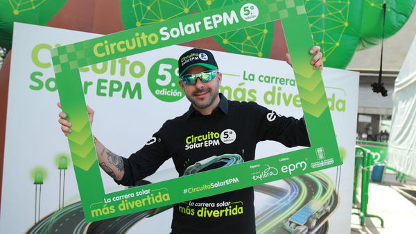 Circuito solar EPM 2019 Gran final
Circuito solar EPM 2019 Gran final.  
Fecha: Octubre 7 2019.
Para descargar esta fotografía en alta resolución, haga clic sobre la imagen hasta que la misma se despliegue en la pantalla completa; luego dé clic derecho y elija la opción "guardar imagen como". 
En caso de publicación por cualquier medio, solicitamos acompañarla del crédito: "Foto EPM"
Palabras clave: Circuito solar EPM 2019 Gran final
