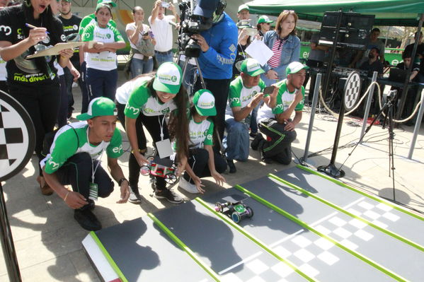 Circuito solar EPM 2019 Gran final
Circuito solar EPM 2019 Gran final.  
Fecha: Octubre 7 2019.
Para descargar esta fotografía en alta resolución, haga clic sobre la imagen hasta que la misma se despliegue en la pantalla completa; luego dé clic derecho y elija la opción "guardar imagen como". 
En caso de publicación por cualquier medio, solicitamos acompañarla del crédito: "Foto EPM"
Palabras clave: Circuito solar EPM 2019 Gran final