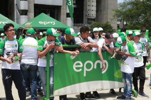 Circuito solar EPM 2019 Gran final
Circuito solar EPM 2019 Gran final.  
Fecha: Octubre 7 2019.
Para descargar esta fotografía en alta resolución, haga clic sobre la imagen hasta que la misma se despliegue en la pantalla completa; luego dé clic derecho y elija la opción "guardar imagen como". 
En caso de publicación por cualquier medio, solicitamos acompañarla del crédito: "Foto EPM"
Palabras clave: Circuito solar EPM 2019 Gran final
