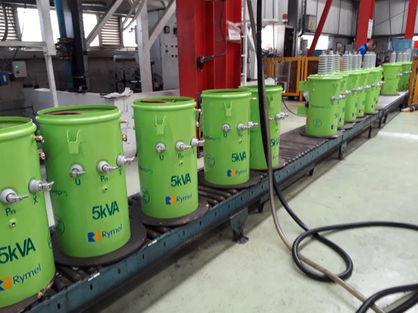 Transformadores energía en aceite vegetal
Transformadores energía en aceite vegetal.
Fecha: Septiembre 12  2018.
Para descargar esta fotografía en alta resolución, haga clic sobre la imagen hasta que la misma se despliegue en la pantalla completa; luego dé clic derecho y elija la opción "guardar imagen como". 
En caso de publicación por cualquier medio, solicitamos acompañarla del crédito: "Foto EPM"
Palabras clave: Transformadores energía aceite vegetal