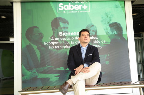 Evento Saber +
Evento Saber +
Fecha: Septiembre 7 de 2017
Para descargar esta fotografía en alta resolución, haga clic sobre la imagen hasta que la misma se despliegue en la pantalla completa; luego dé clic derecho y elija la opción "guardar imagen como". 
En caso de publicación por cualquier medio, solicitamos acompañarla del crédito: "Foto EPM"
Nuevo rol de la ingeniería
Palabras clave: Evento Saber mas Nuevo rol ingeniería