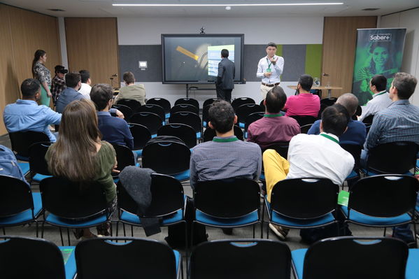 Evento Saber +
Evento Saber +
Fecha: Septiembre 7 de 2017
Para descargar esta fotografía en alta resolución, haga clic sobre la imagen hasta que la misma se despliegue en la pantalla completa; luego dé clic derecho y elija la opción "guardar imagen como". 
En caso de publicación por cualquier medio, solicitamos acompañarla del crédito: "Foto EPM"
Jornadas técnicas
Palabras clave: Evento Saber mas Jornadas técnicas