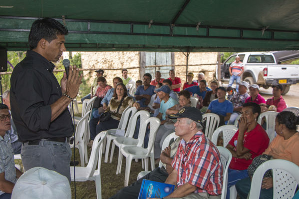 Socialización Ramal Caldas-Amagá
Socialización Ramal Caldas-Amagá
Fecha: Septiembre 10 de 2016
Para descargar esta fotografía en alta resolución, haga clic sobre la imagen hasta que la misma se despliegue en la pantalla completa; luego dé clic derecho y elija la opción "guardar imagen como". 
En caso de publicación por cualquier medio, solicitamos acompañarla del crédito: "Foto EPM"
Palabras clave: Socialización Ramal Caldas Amagá