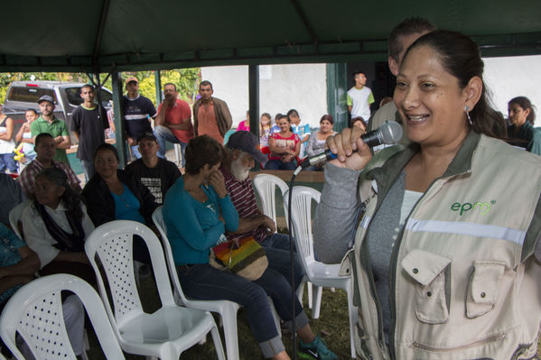 Socialización Ramal Caldas-Amagá
Socialización Ramal Caldas-Amagá
Fecha: Septiembre 10 de 2016
Para descargar esta fotografía en alta resolución, haga clic sobre la imagen hasta que la misma se despliegue en la pantalla completa; luego dé clic derecho y elija la opción "guardar imagen como". 
En caso de publicación por cualquier medio, solicitamos acompañarla del crédito: "Foto EPM"
Palabras clave: Socialización Ramal Caldas Amagá