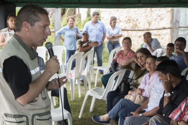 Socialización Ramal Caldas-Amagá
Socialización Ramal Caldas-Amagá
Fecha: Septiembre 10 de 2016
Para descargar esta fotografía en alta resolución, haga clic sobre la imagen hasta que la misma se despliegue en la pantalla completa; luego dé clic derecho y elija la opción "guardar imagen como". 
En caso de publicación por cualquier medio, solicitamos acompañarla del crédito: "Foto EPM"
Palabras clave: Socialización Ramal Caldas Amagá